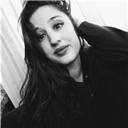 Me llamo Sandra y este año finalizo la carrera de filosofía, tan solo me quedan las prácticas. Puedo ofrecer clases de letras como castellano y valenciano, y por supuesto de filosofía. Resido en comunitat Valenciana, mi lengua nativa es el valenciano y te